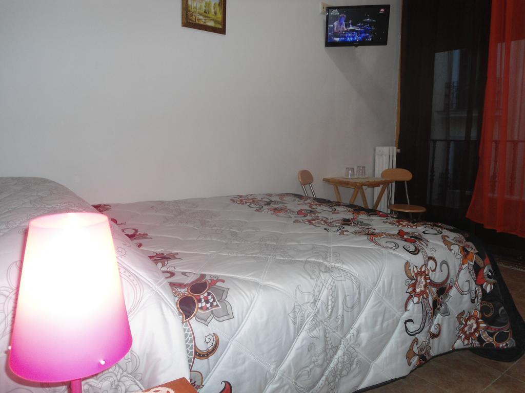 Hostal Florida Madrid Exteriör bild
