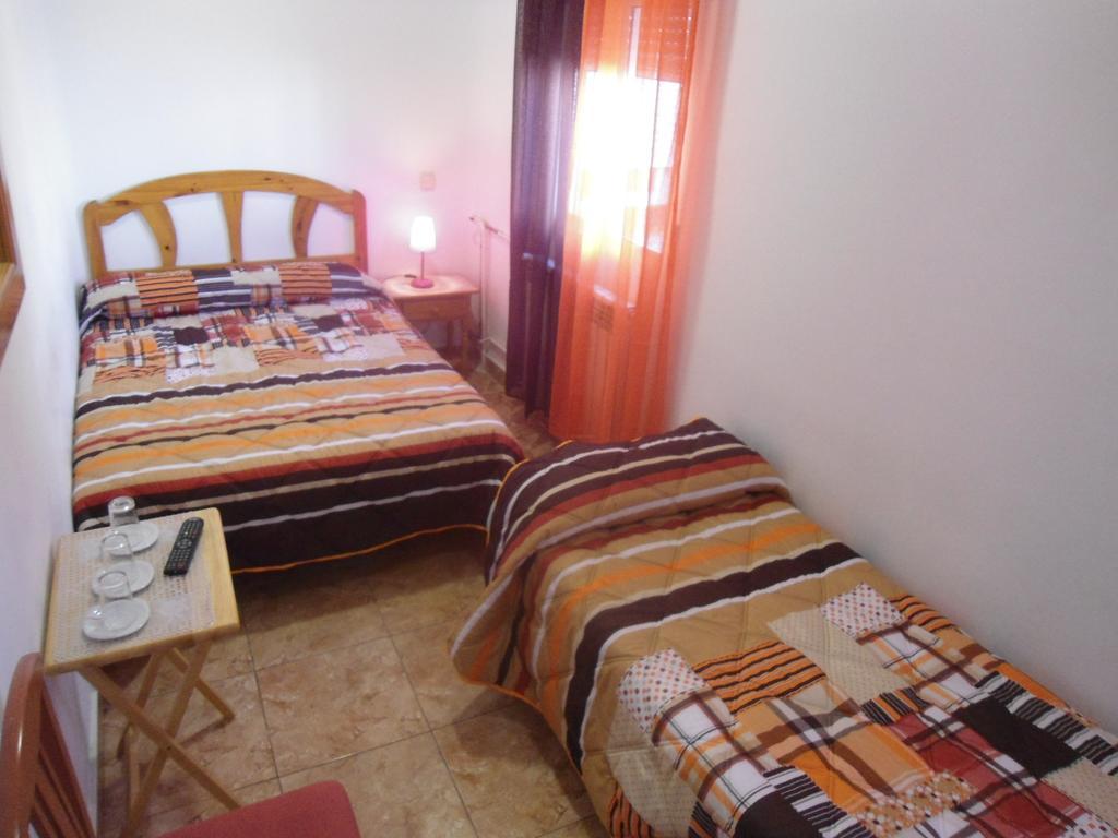 Hostal Florida Madrid Exteriör bild