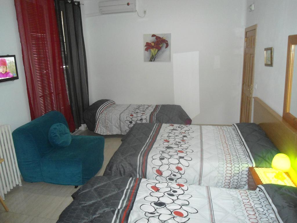 Hostal Florida Madrid Exteriör bild
