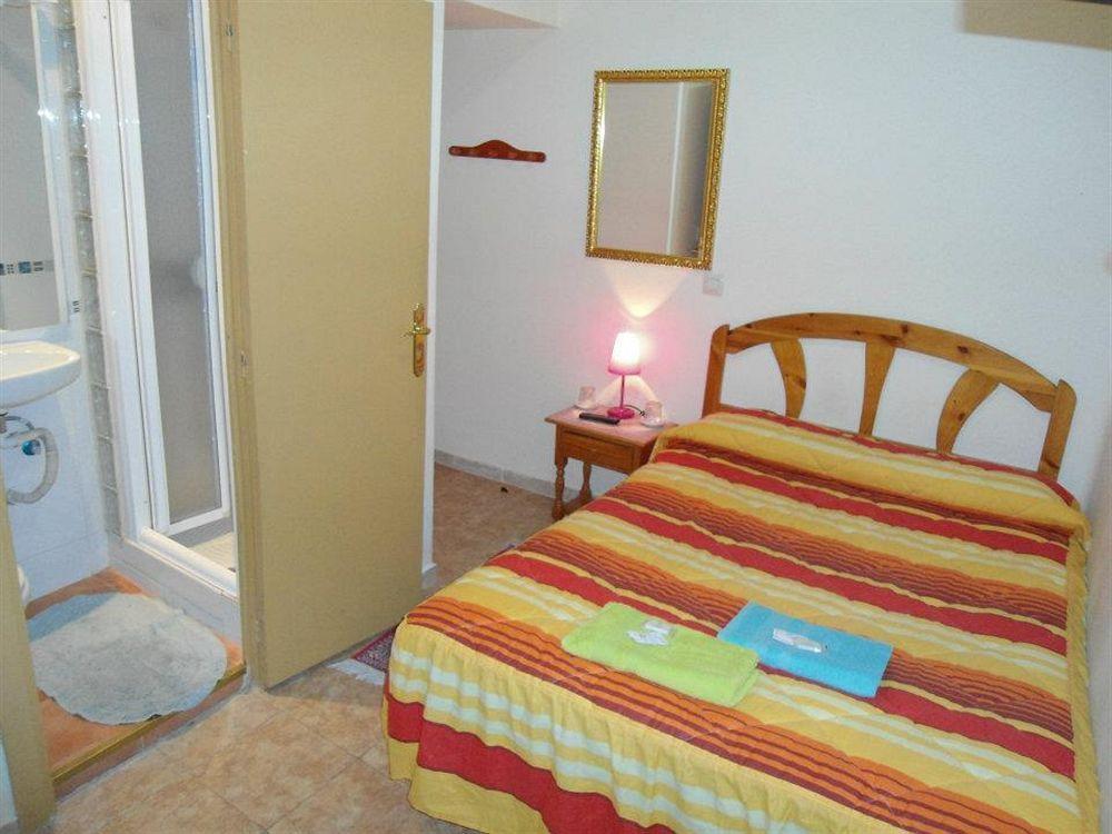 Hostal Florida Madrid Exteriör bild