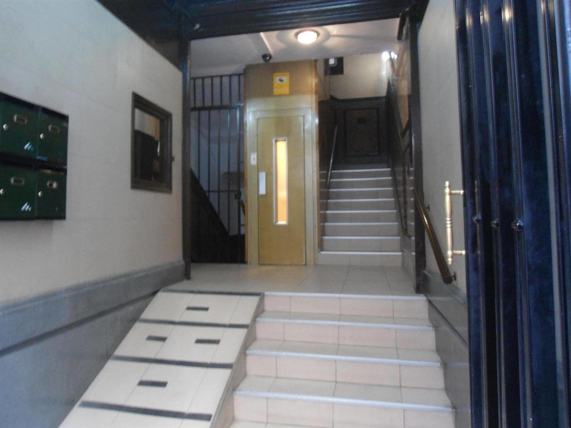 Hostal Florida Madrid Exteriör bild