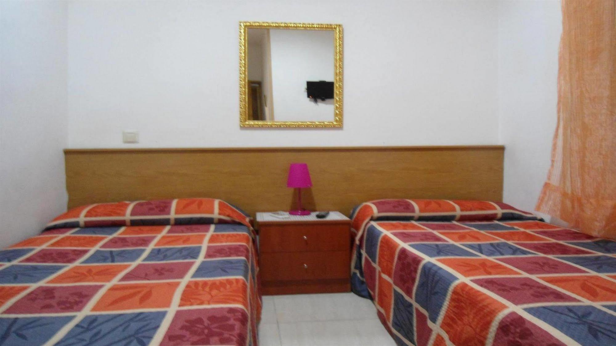Hostal Florida Madrid Exteriör bild